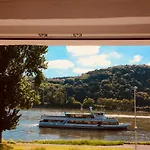 Haus Am Rhein Mit Self Check-in Und P شقة
