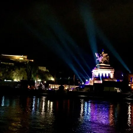 Haus Am Rhein Mit Self Check-in Und P Appartement